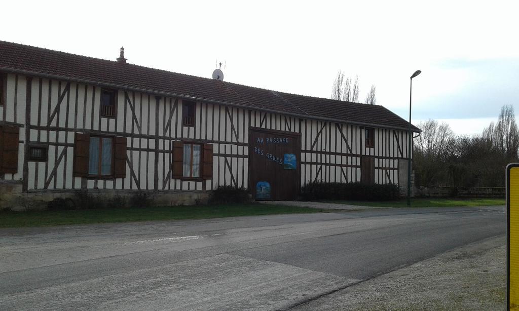 Bed and Breakfast Au Passage Des Grues Drosnay Esterno foto