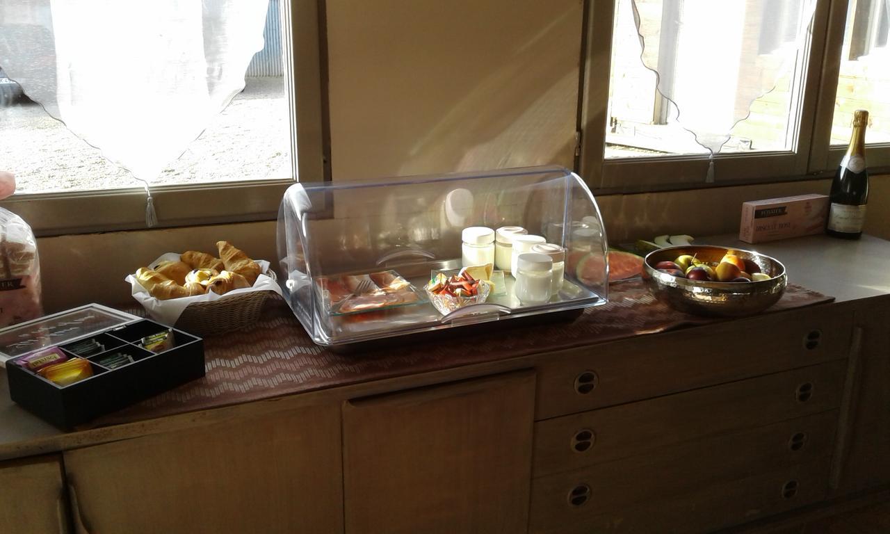 Bed and Breakfast Au Passage Des Grues Drosnay Esterno foto